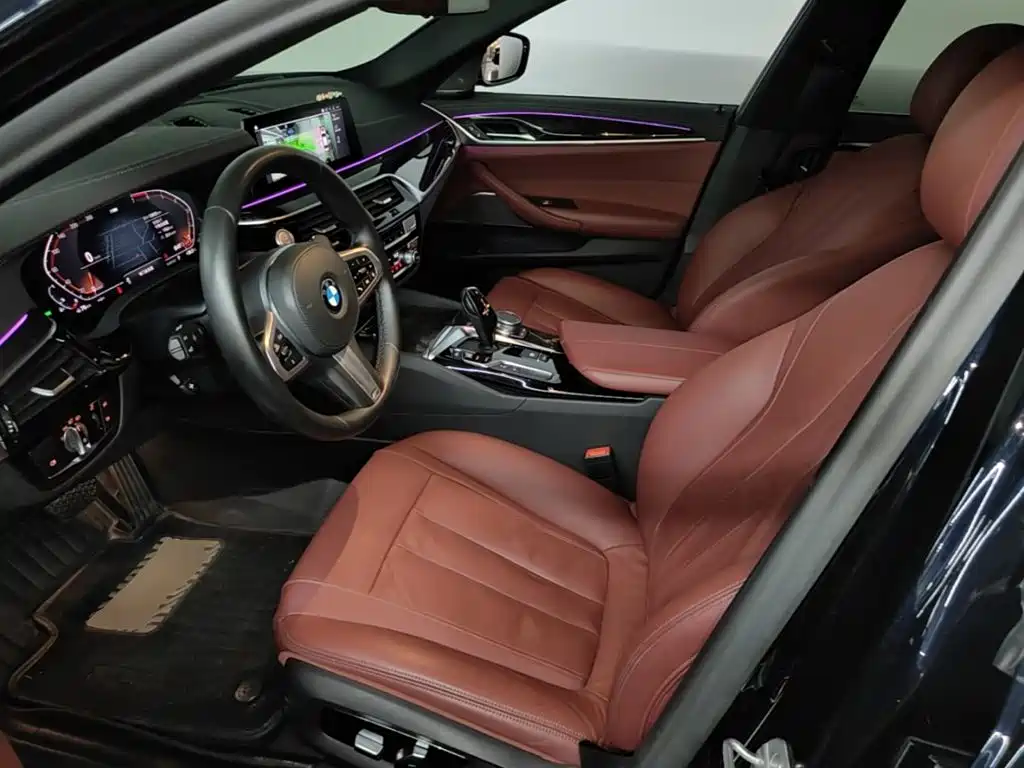 BMW 5 Series — фото 15