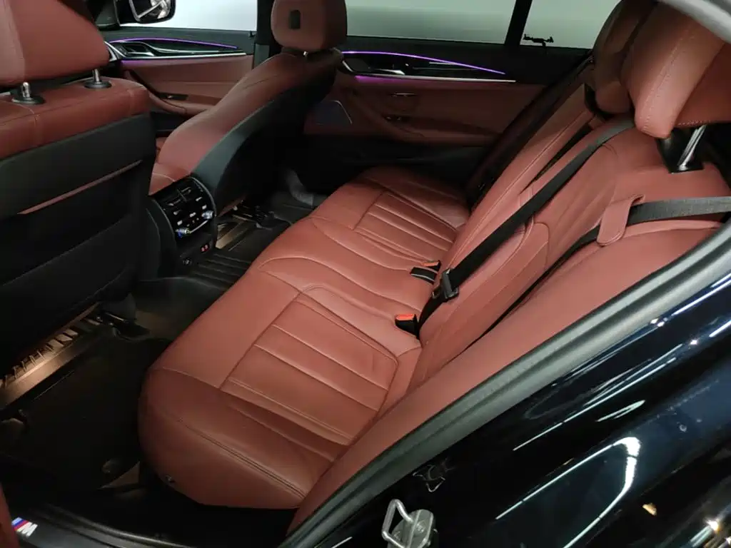 BMW 5 Series — фото 17
