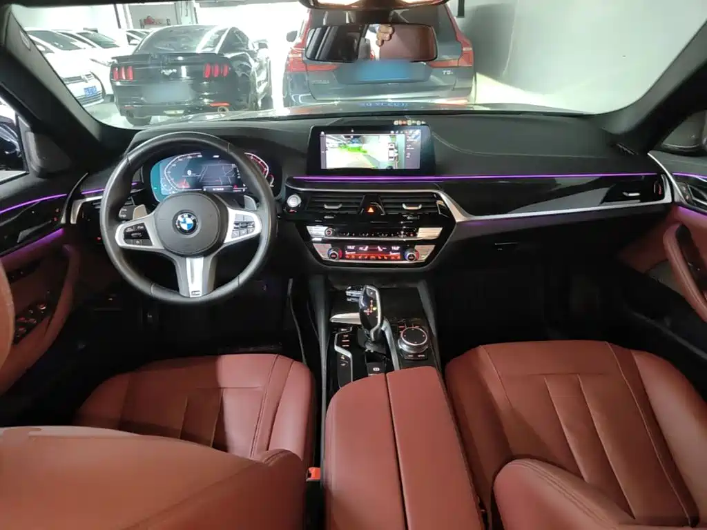BMW 5 Series — фото 10
