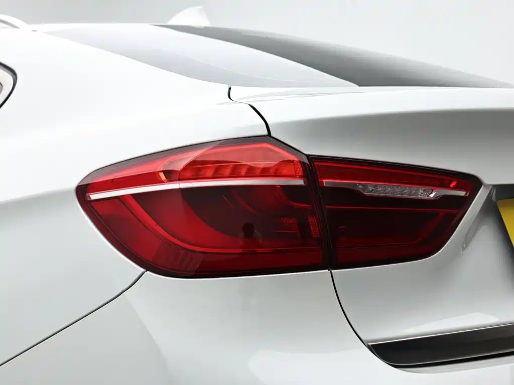 BMW X6 — фото 7