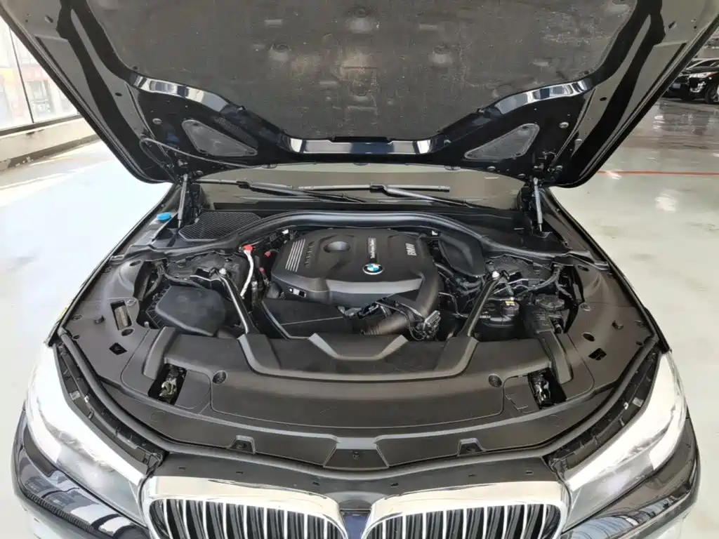 BMW 7 Series — фото 20