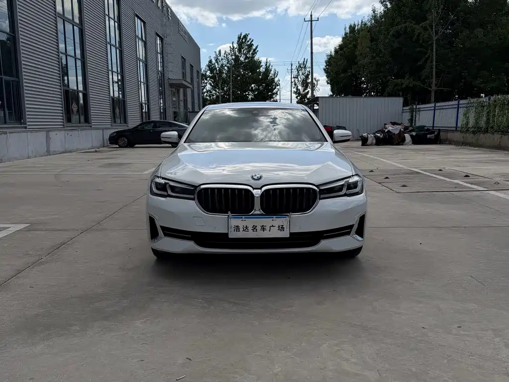 BMW 5 Series — фото 2