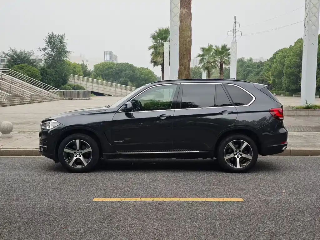 BMW X5 (Import) — фото 4