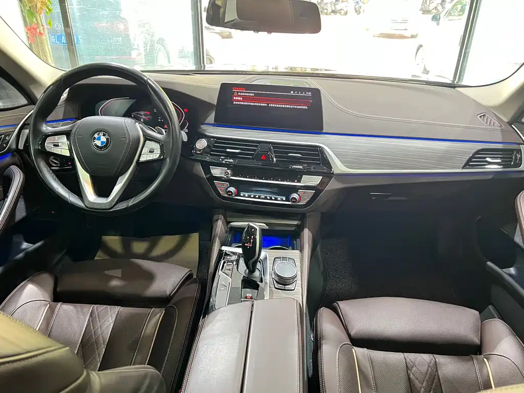 BMW 5 Series — фото 14