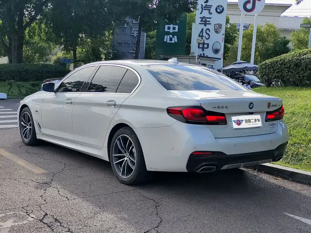 BMW 5 Series New Energy — фото 4