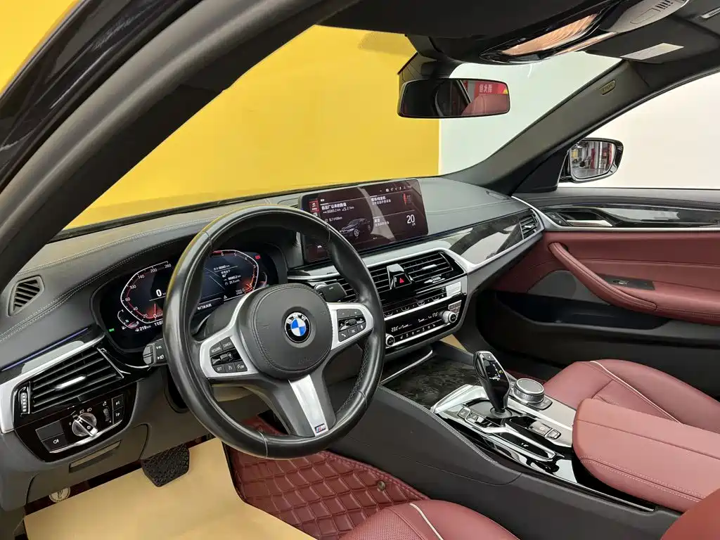 BMW 5 Series — фото 26