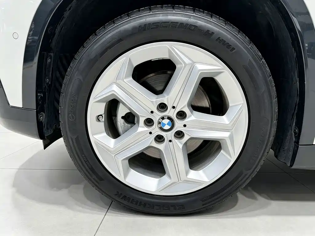 BMW X1 — фото 14