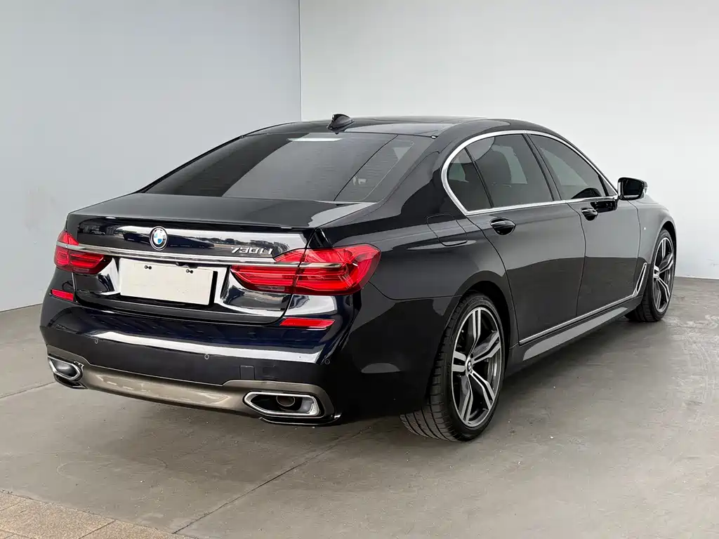 BMW 7 Series — фото 4