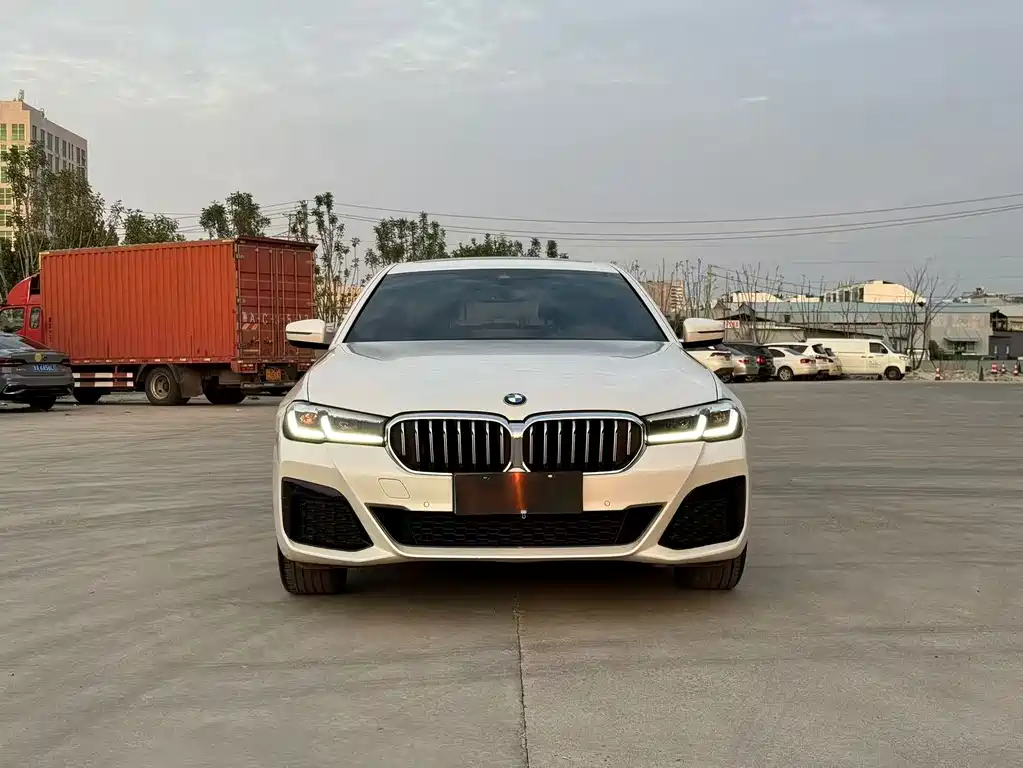BMW 5 Series — фото 2