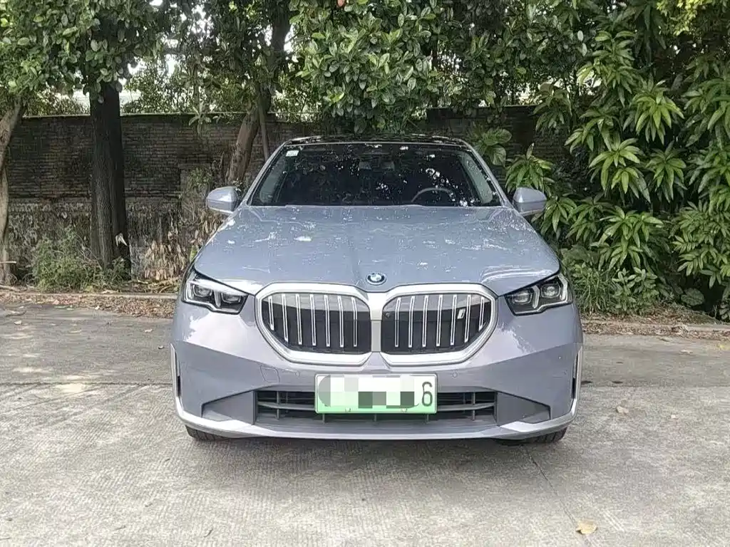 BMW i5 — фото 2