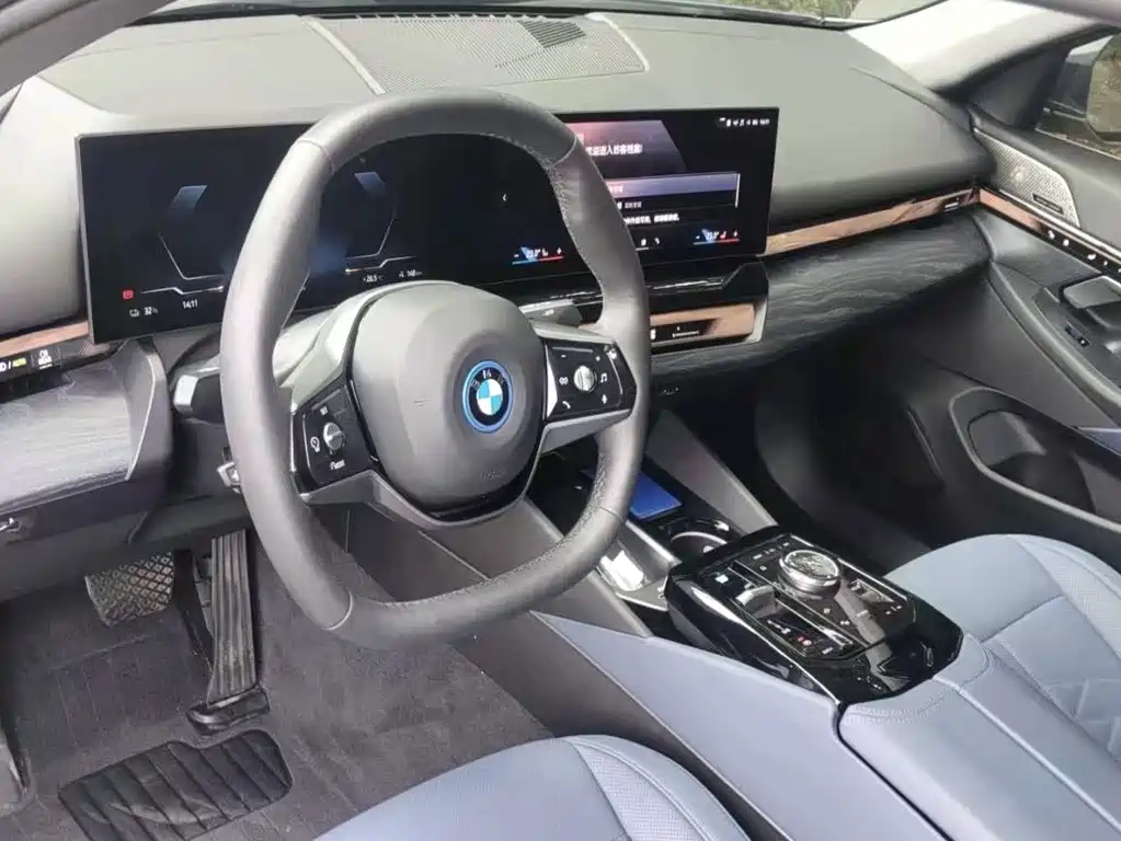 BMW i5 — фото 6