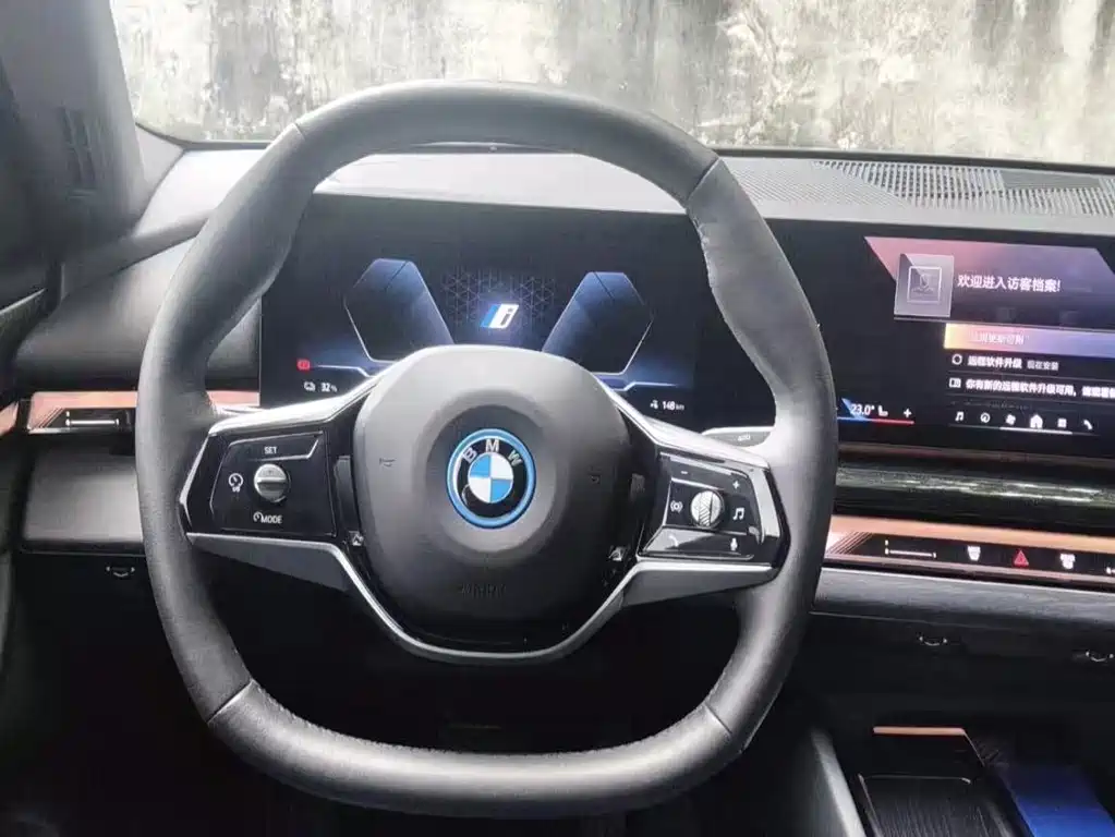 BMW i5 — фото 8