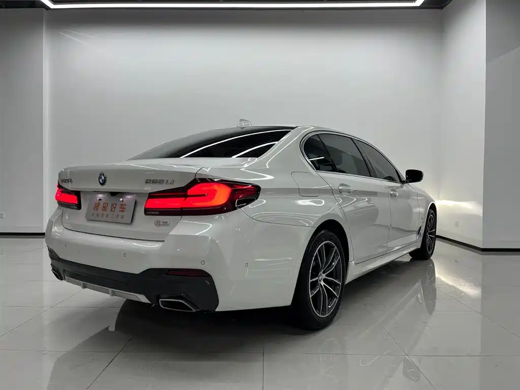 BMW 5 Series — фото 4