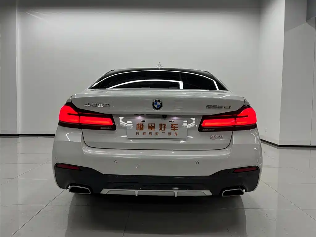 BMW 5 Series — фото 5