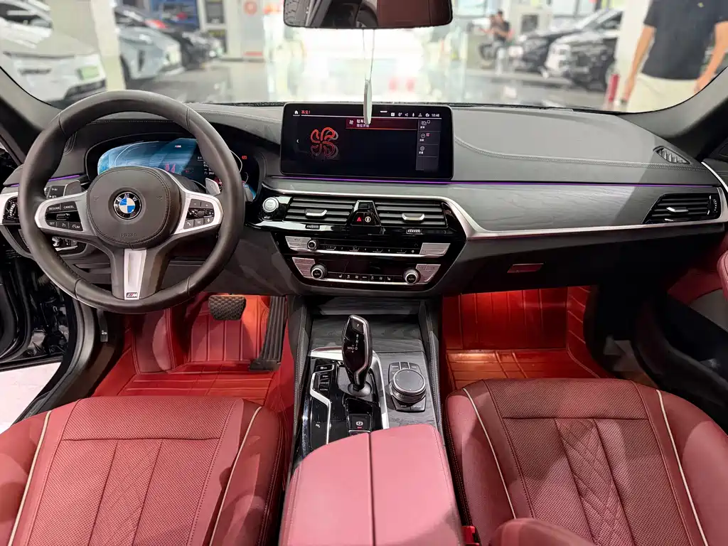 BMW 5 Series — фото 10