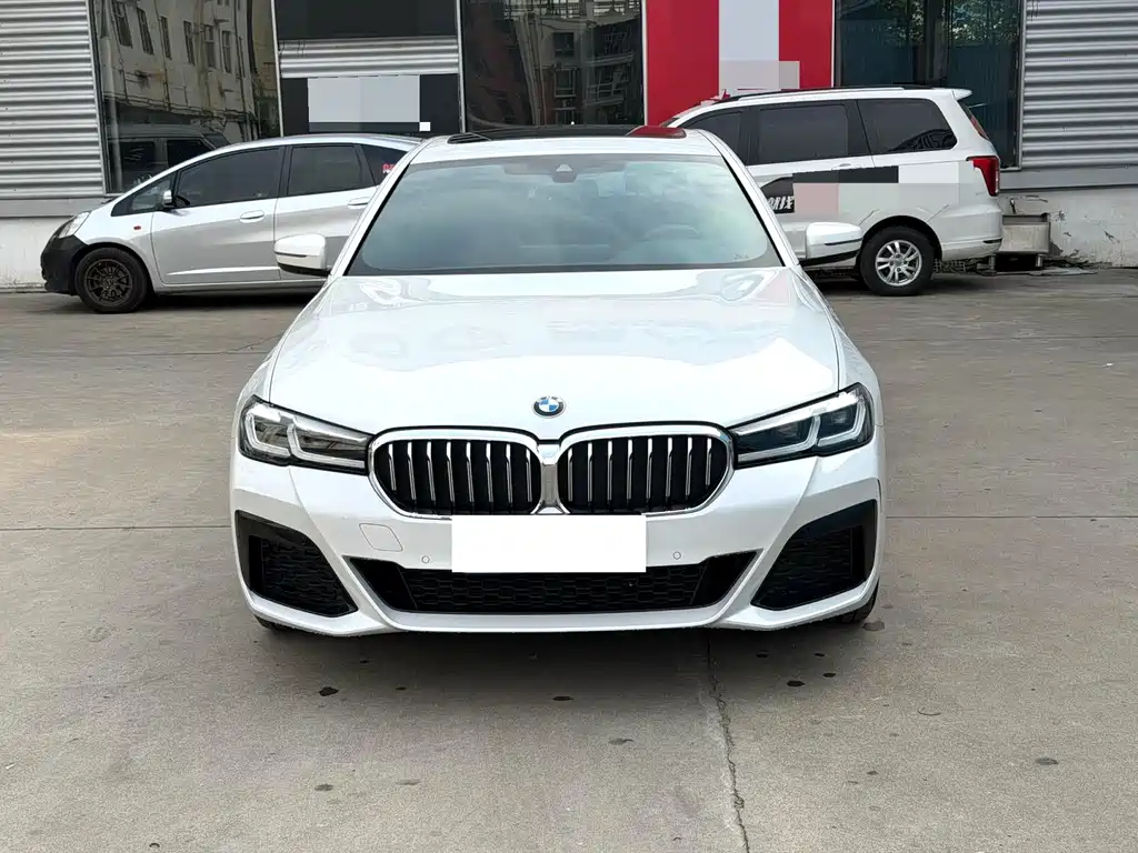 BMW 5 Series — фото 2