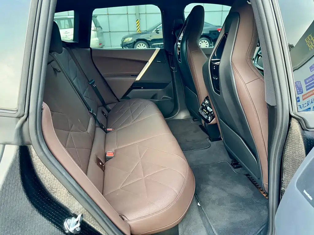 BMW iX — фото 11