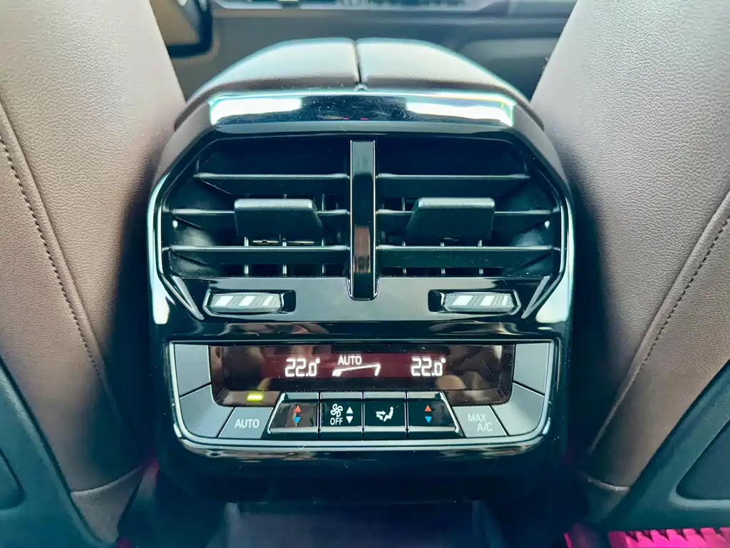 BMW iX — фото 18