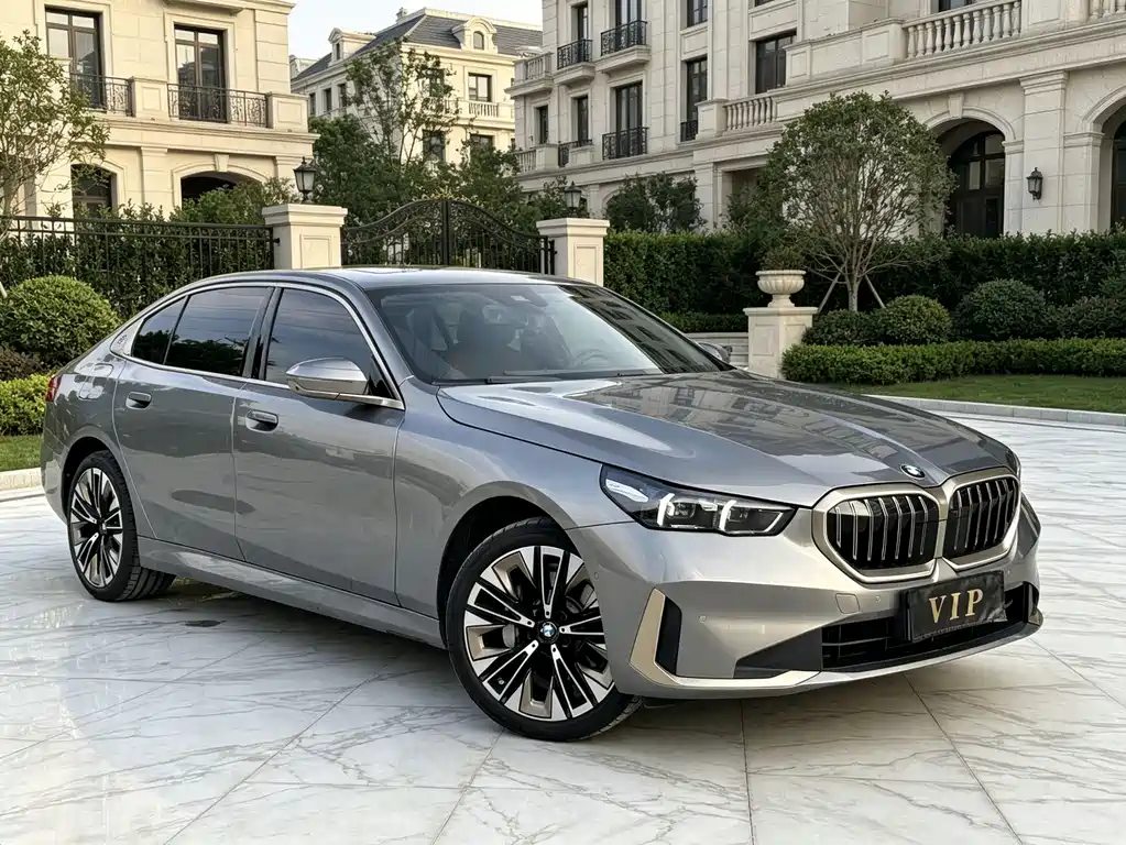 BMW 5 Series — фото 3