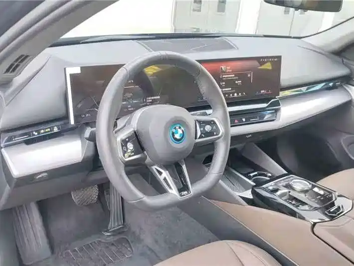 BMW i5 — фото 4
