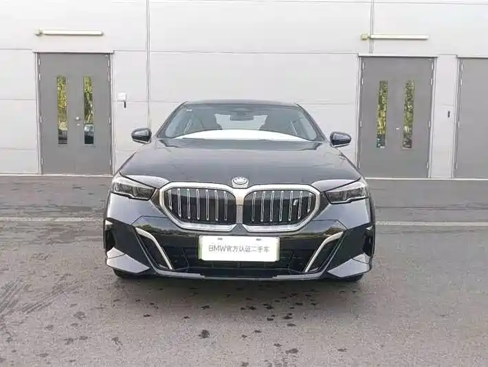 BMW i5 — фото 10