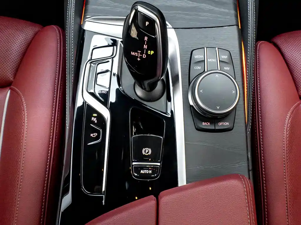 BMW 5 Series — фото 19