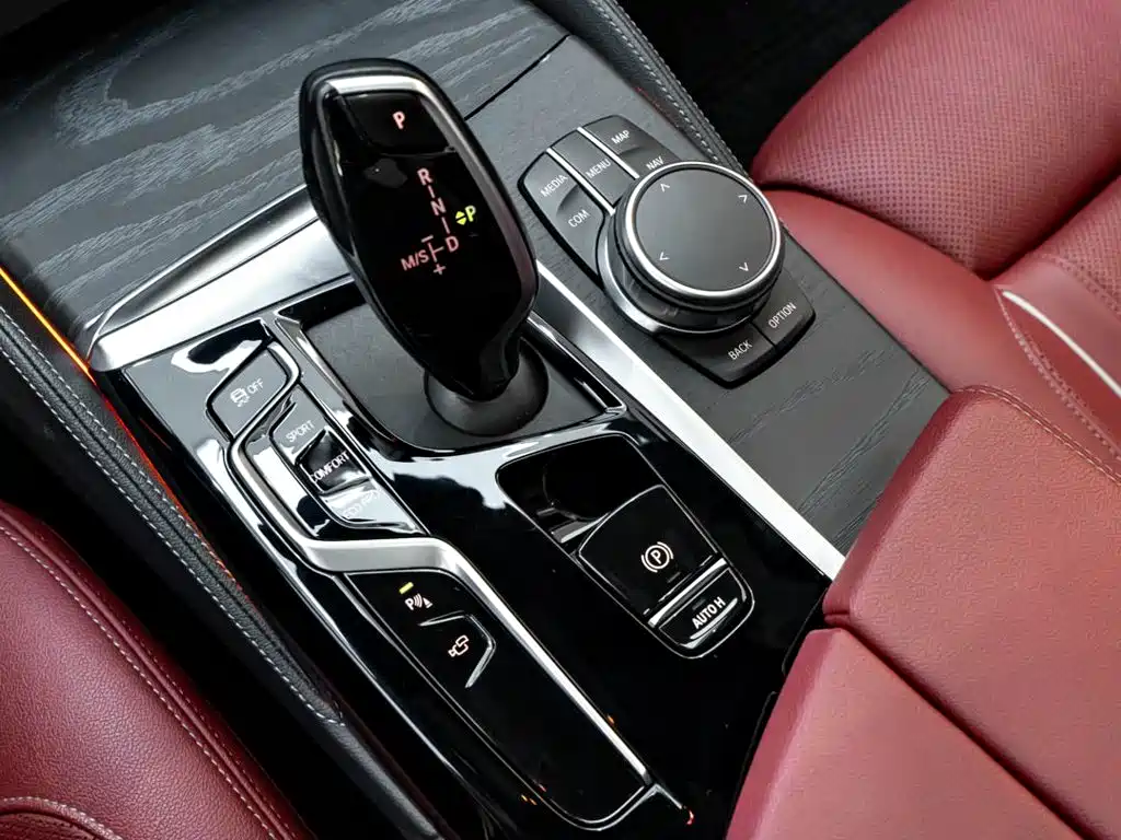 BMW 5 Series — фото 20