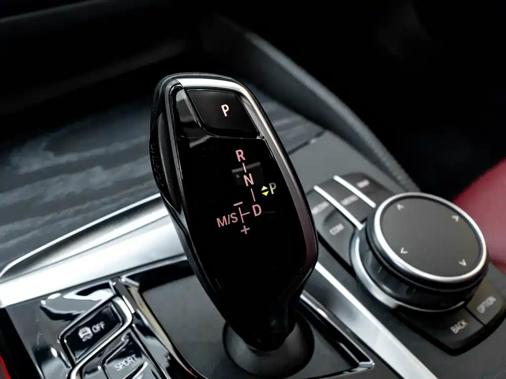 BMW 5 Series — фото 21
