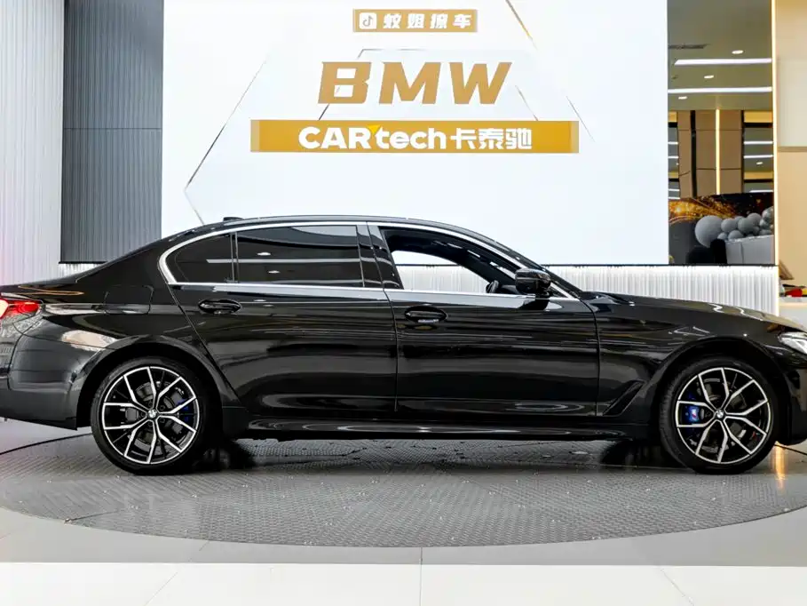 BMW 5 Series — фото 4