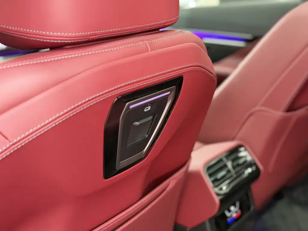 BMW 5 Series — фото 14