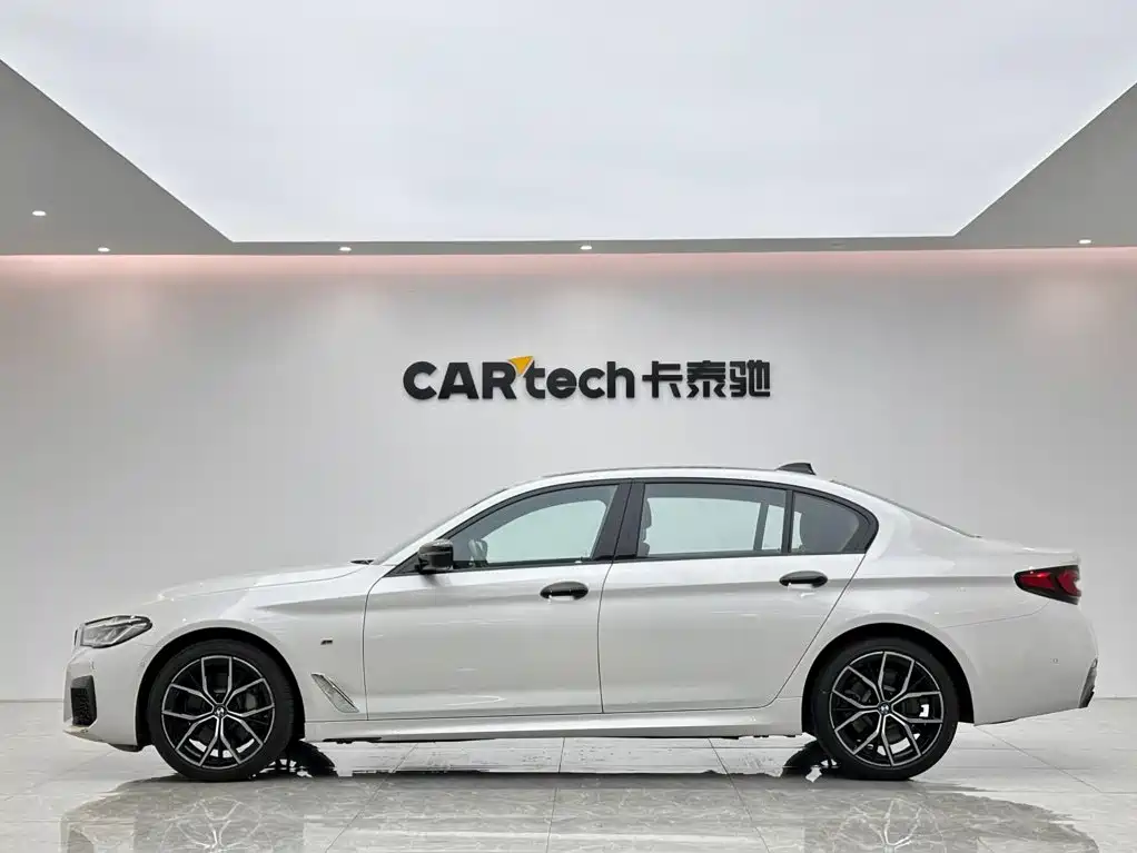 BMW 5 Series — фото 2