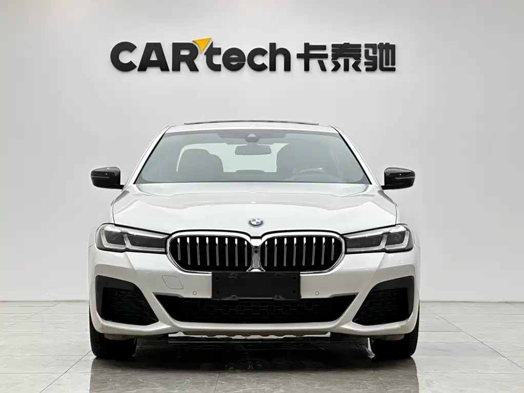 BMW 5 Series — фото 7