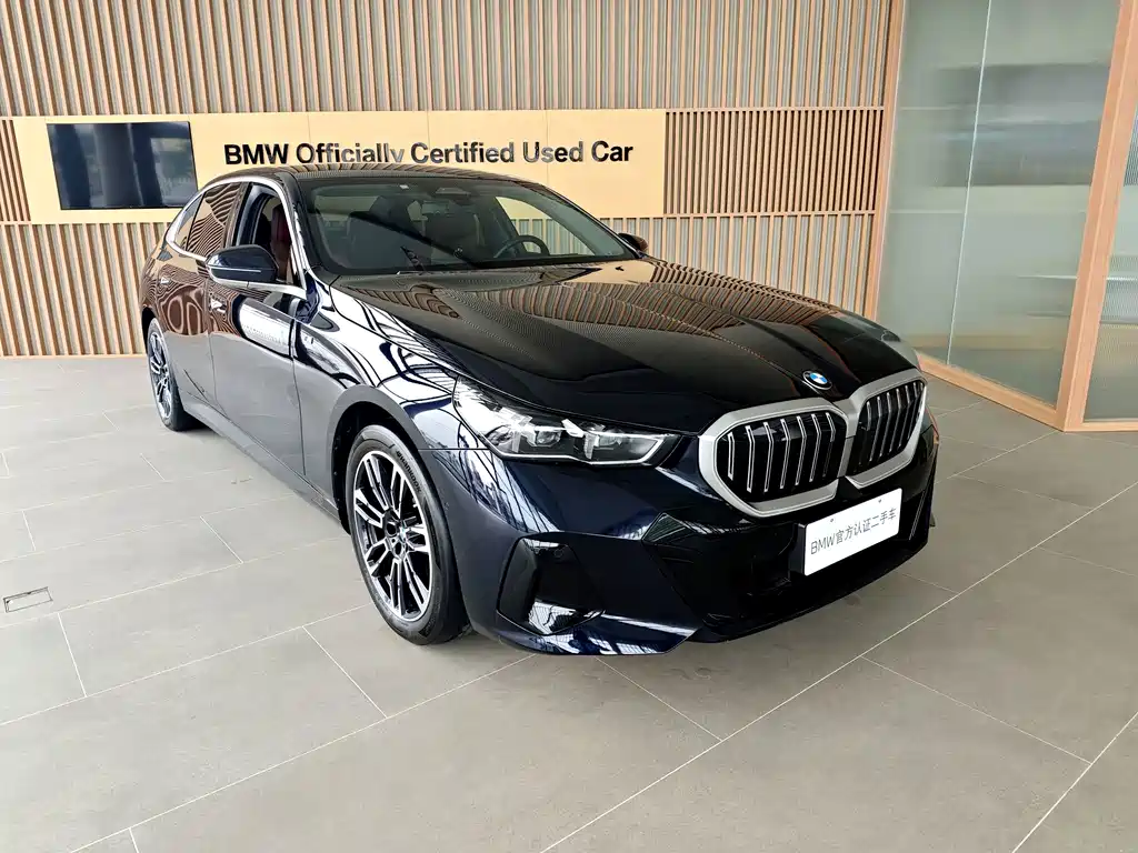 BMW 5 Series — фото 4