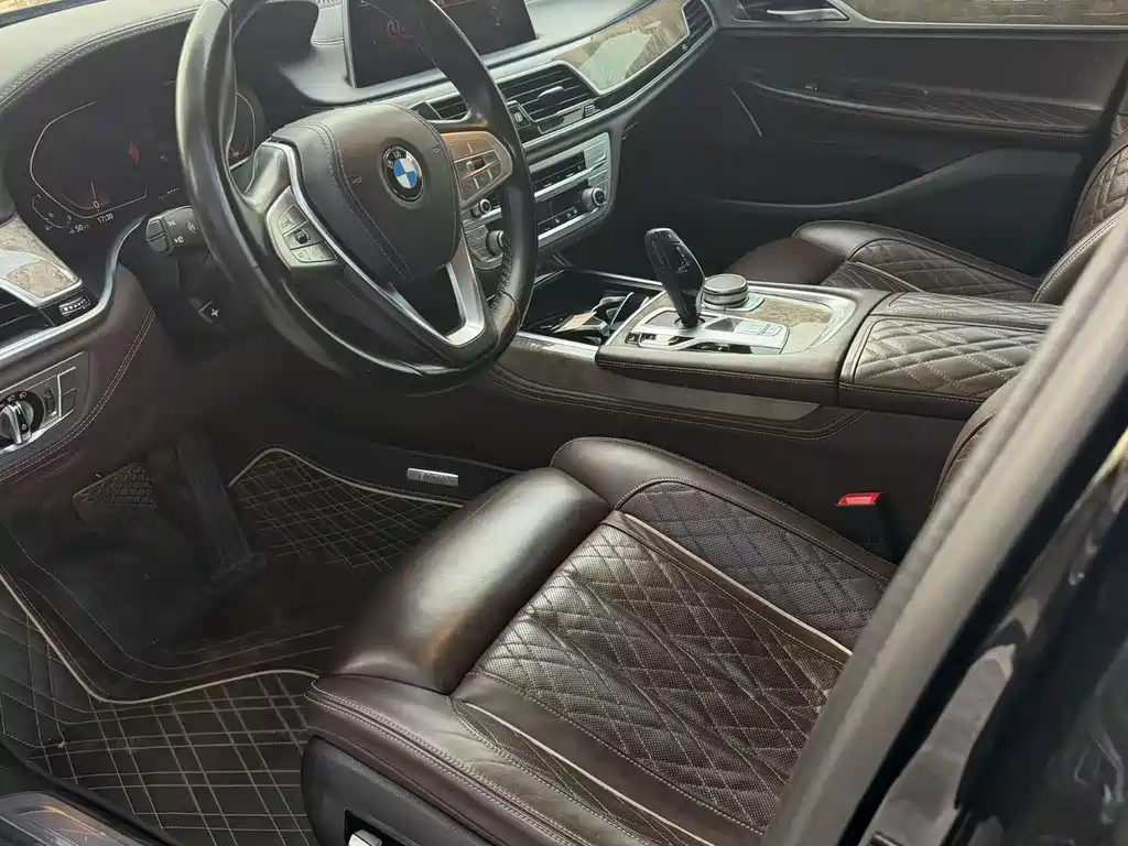 BMW 7 Series — фото 4