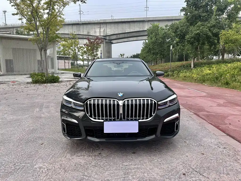 BMW 7 Series — фото 2