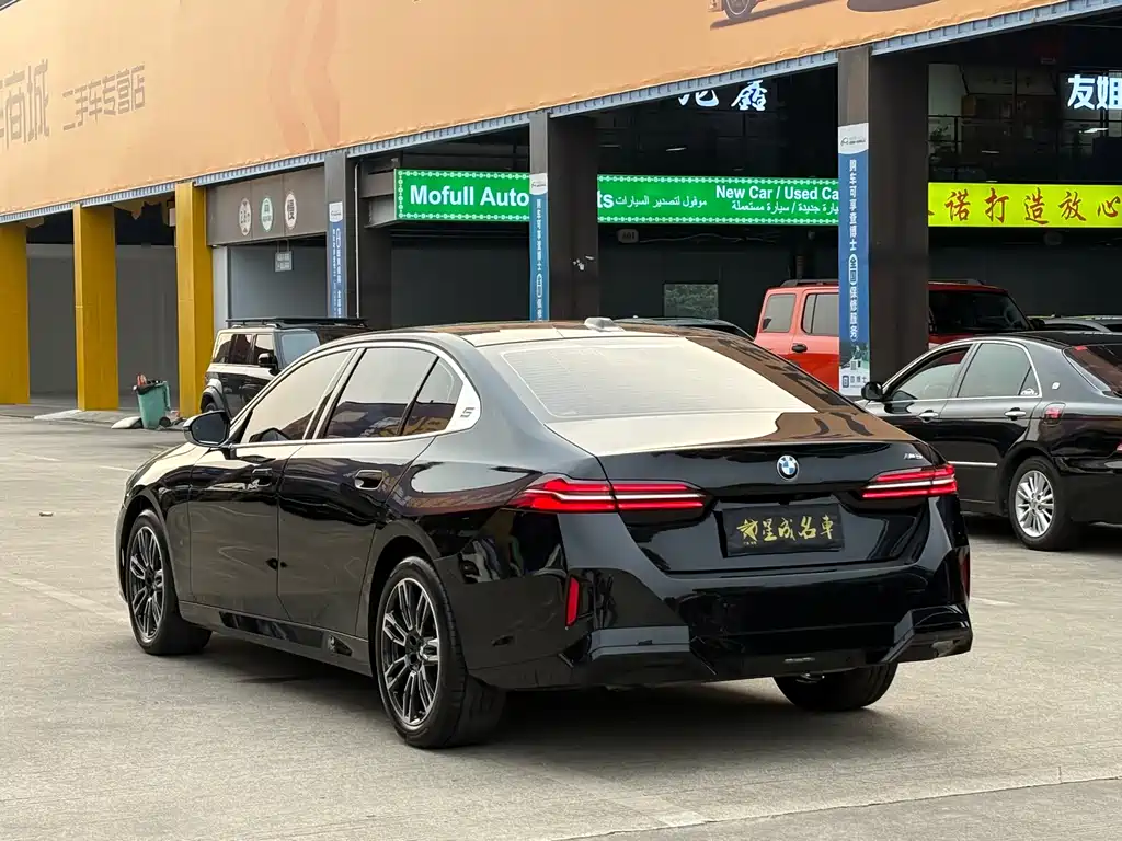 BMW 5 Series — фото 20