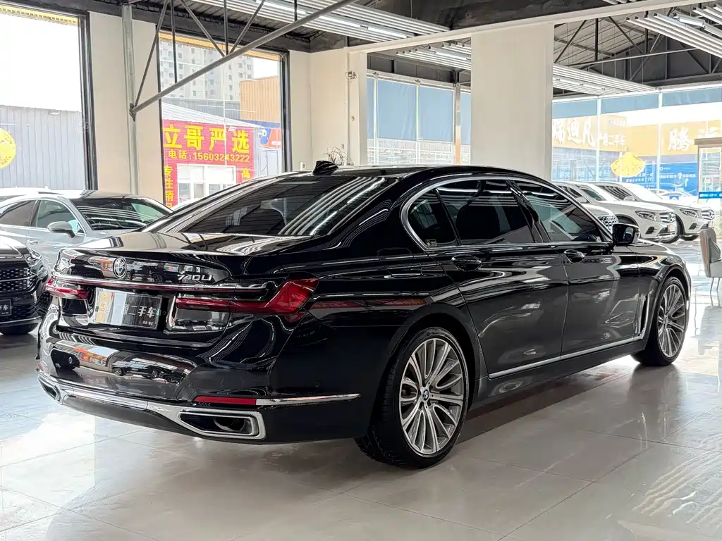 BMW 7 Series — фото 4