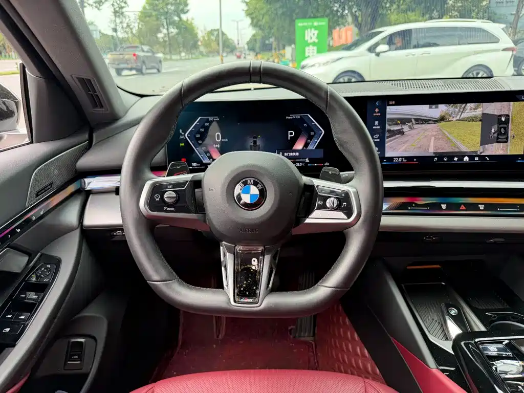 BMW 5 Series — фото 14