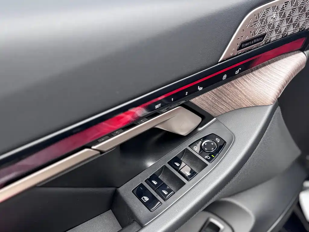 BMW 5 Series — фото 14