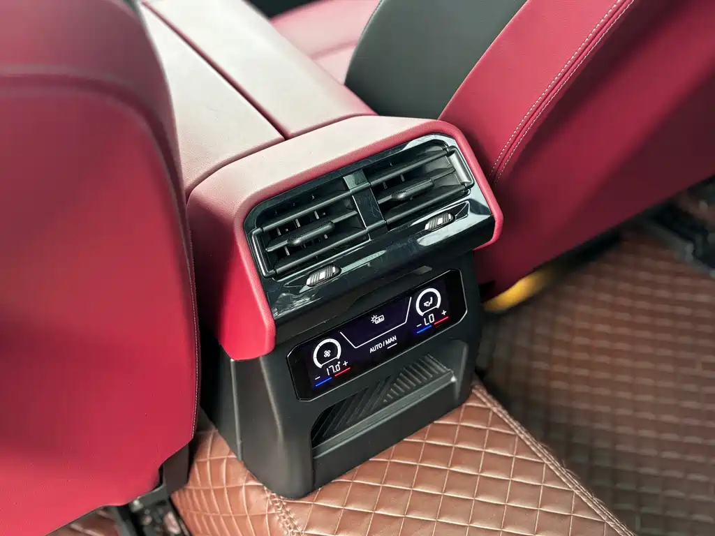 BMW 5 Series — фото 21