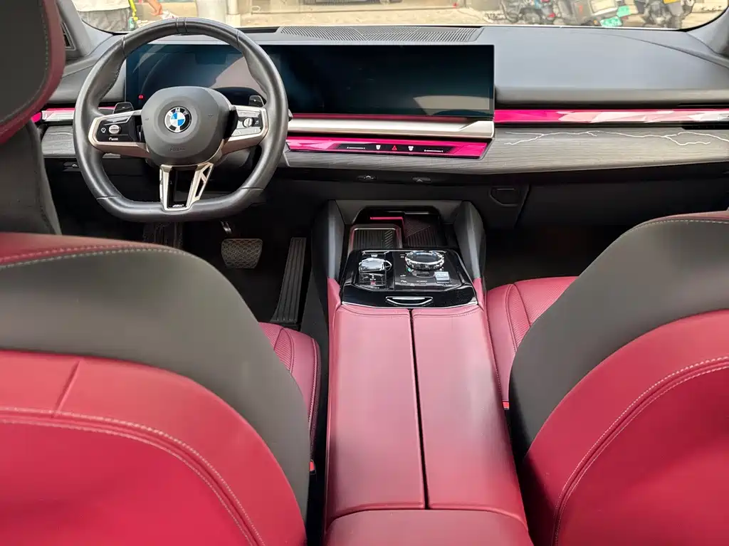 BMW 5 Series — фото 10