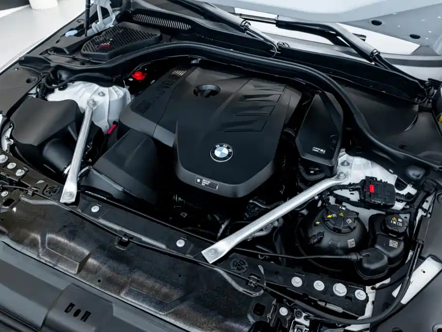 BMW 5 Series — фото 11