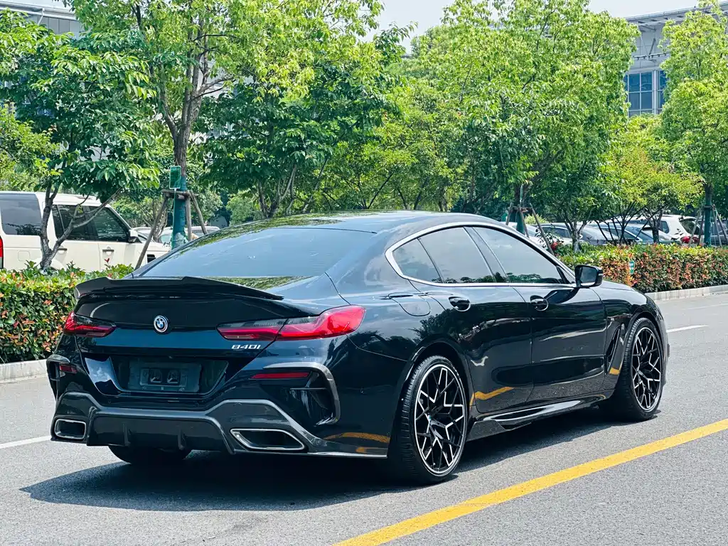 BMW 8 Series — фото 14