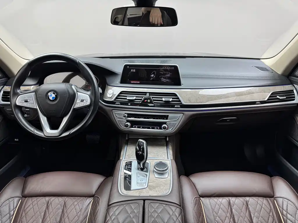 BMW 7 Series — фото 4