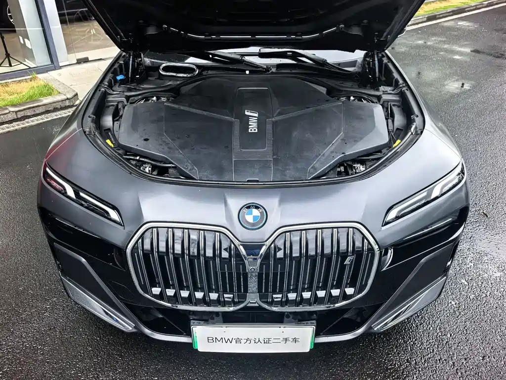 BMW i7 — фото 3
