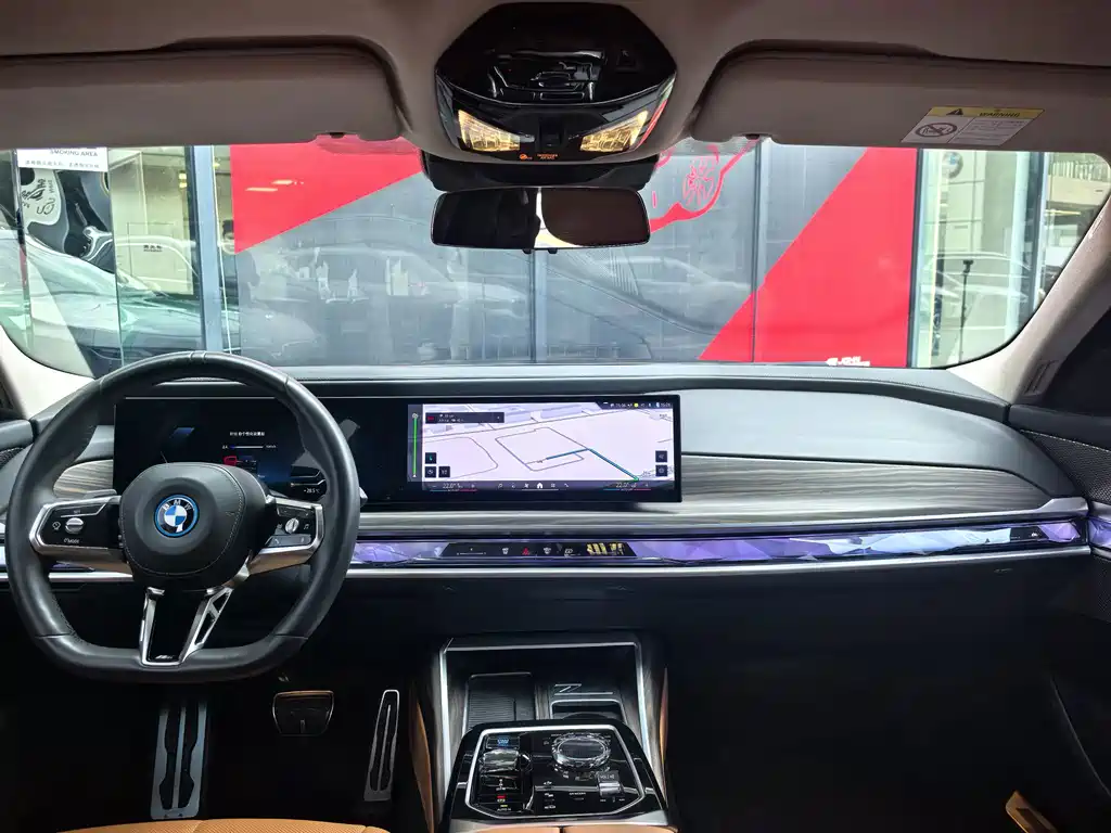 BMW i7 — фото 9