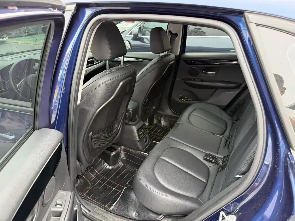 BMW 2 Series Active Tourer — фото 4