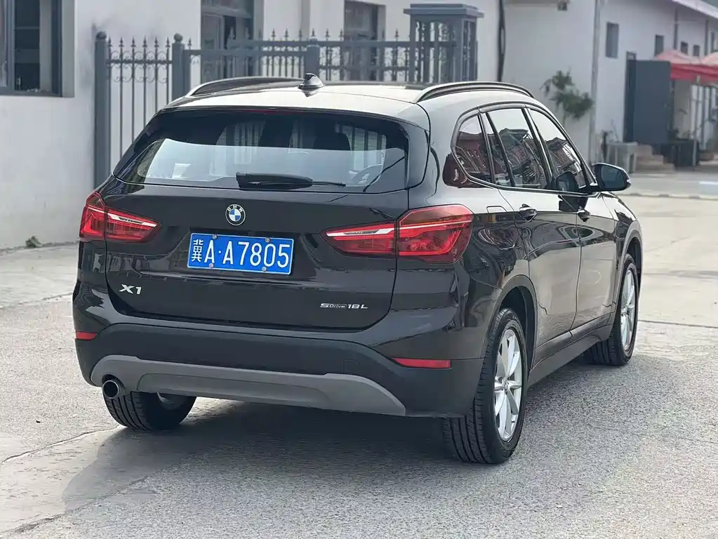 BMW X1 — фото 11