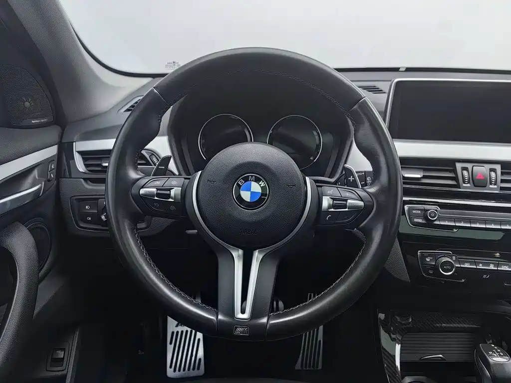 BMW X1 — фото 11