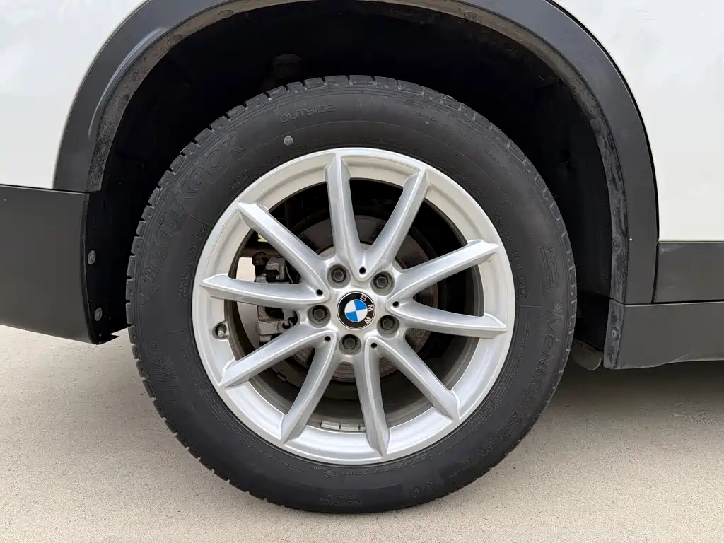 BMW X1 — фото 13